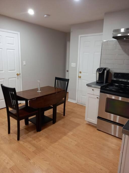 Adorable Private Suite In Ajax, Unique 2 Story Exterior foto